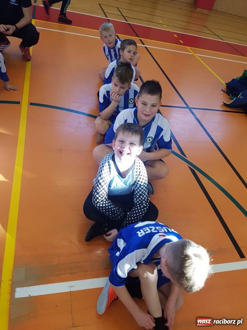 Zdjęcie w galerii na portalu naszraciborz.pl: Młodzi piłkarze LKS Tworków nie spoczywają na laurach. Za nimi kolejne turnieje piłkarskie wiadomości z regionu