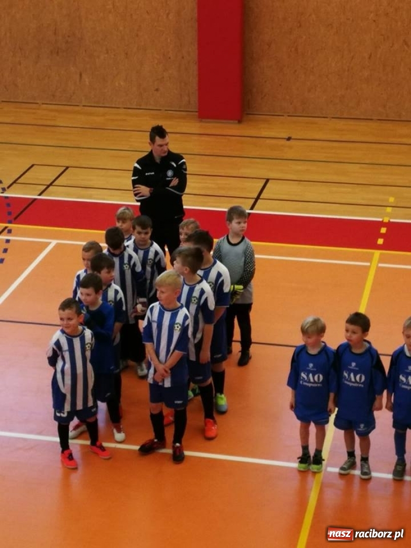 Zdjęcie w galerii na portalu naszraciborz.pl: Młodzi piłkarze LKS Tworków nie spoczywają na laurach. Za nimi kolejne turnieje piłkarskie wiadomości z regionu