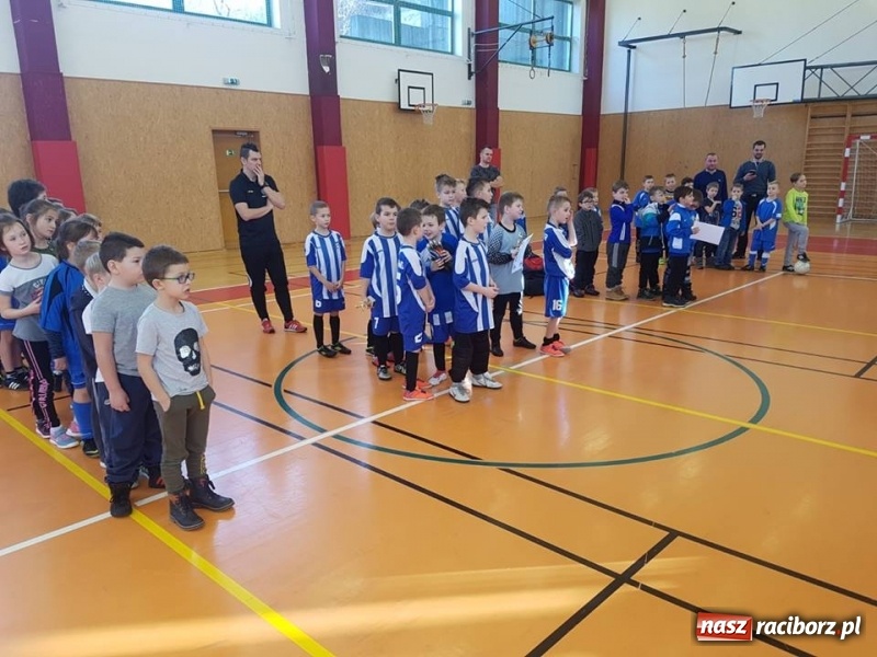 Zdjęcie w galerii na portalu naszraciborz.pl: Młodzi piłkarze LKS Tworków nie spoczywają na laurach. Za nimi kolejne turnieje piłkarskie wiadomości z regionu