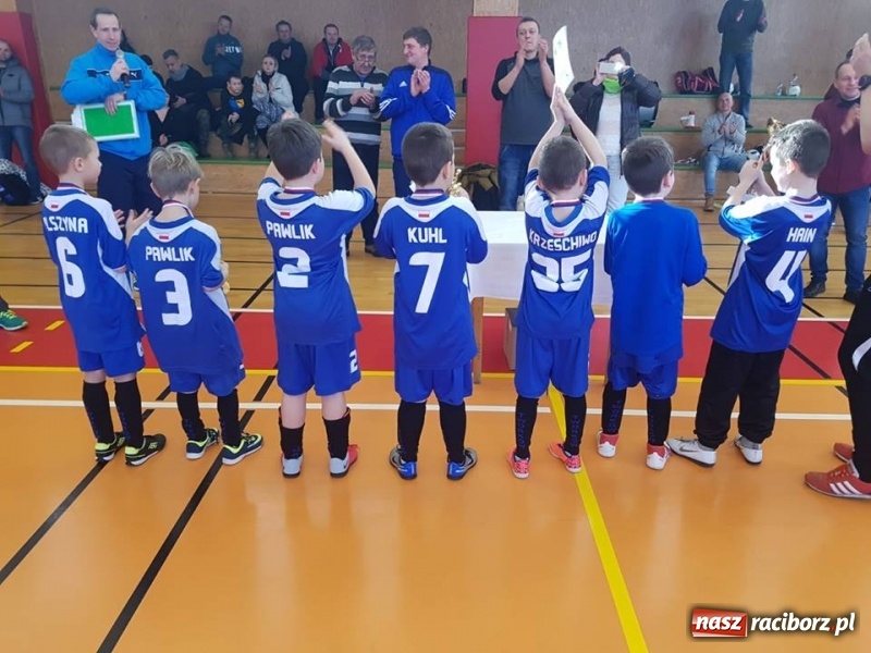 Zdjęcie w galerii na portalu naszraciborz.pl: Młodzi piłkarze LKS Tworków nie spoczywają na laurach. Za nimi kolejne turnieje piłkarskie wiadomości z regionu