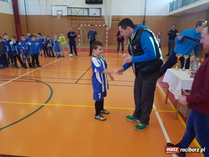 Zdjęcie w galerii na portalu naszraciborz.pl: Młodzi piłkarze LKS Tworków nie spoczywają na laurach. Za nimi kolejne turnieje piłkarskie wiadomości z regionu