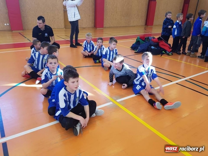 Zdjęcie w galerii na portalu naszraciborz.pl: Młodzi piłkarze LKS Tworków nie spoczywają na laurach. Za nimi kolejne turnieje piłkarskie wiadomości z regionu