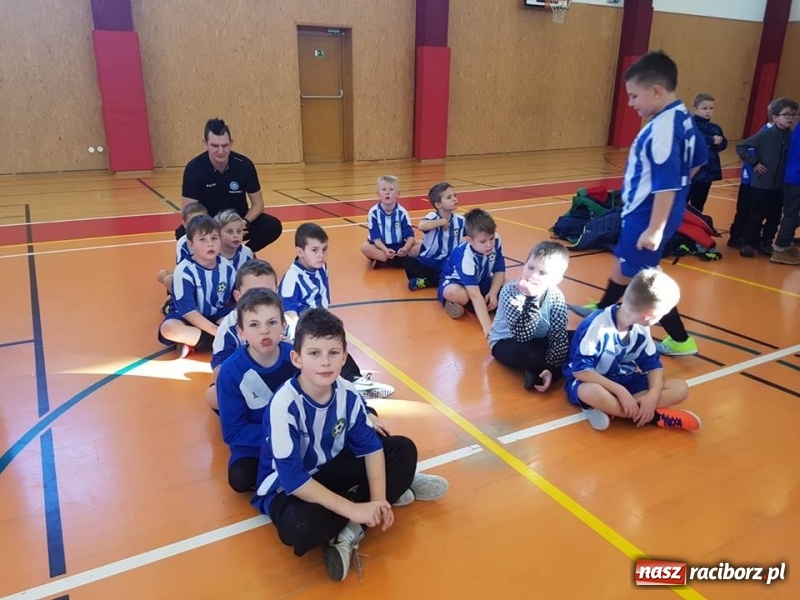 Zdjęcie w galerii na portalu naszraciborz.pl: Młodzi piłkarze LKS Tworków nie spoczywają na laurach. Za nimi kolejne turnieje piłkarskie wiadomości z regionu