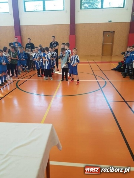 Zdjęcie w galerii na portalu naszraciborz.pl: Młodzi piłkarze LKS Tworków nie spoczywają na laurach. Za nimi kolejne turnieje piłkarskie wiadomości z regionu