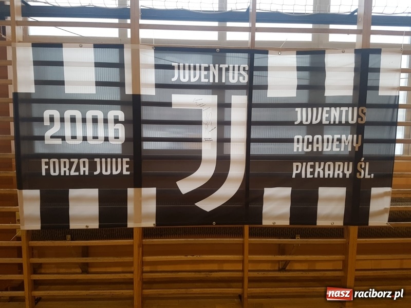 Zdjęcie w galerii na portalu naszraciborz.pl: Młodzi piłkarze LKS Tworków nie spoczywają na laurach. Za nimi kolejne turnieje piłkarskie wiadomości z regionu