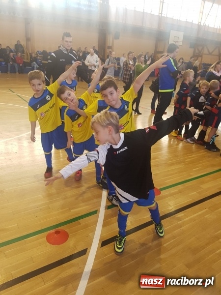 Zdjęcie w galerii na portalu naszraciborz.pl: Młodzi piłkarze LKS Tworków nie spoczywają na laurach. Za nimi kolejne turnieje piłkarskie wiadomości z regionu