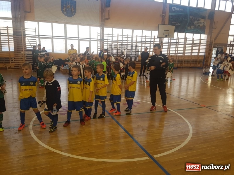 Zdjęcie w galerii na portalu naszraciborz.pl: Młodzi piłkarze LKS Tworków nie spoczywają na laurach. Za nimi kolejne turnieje piłkarskie wiadomości z regionu