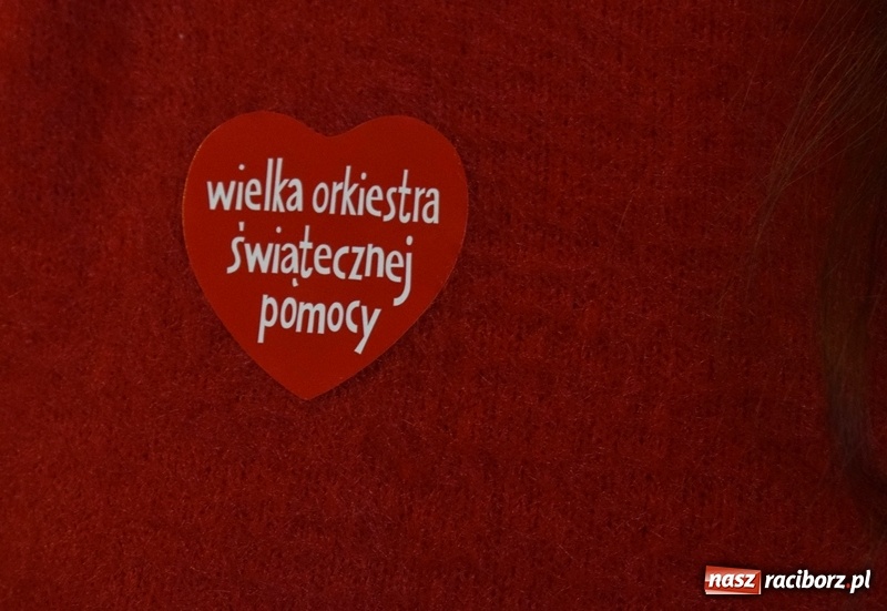 Zdjęcie w galerii na portalu naszraciborz.pl: Bądźmy razem. Społeczność szkolna I LO stanęła #MuremZaOwsiakiem wiadomości z regionu