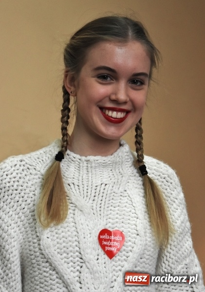 Zdjęcie w galerii na portalu naszraciborz.pl: Bądźmy razem. Społeczność szkolna I LO stanęła #MuremZaOwsiakiem wiadomości z regionu