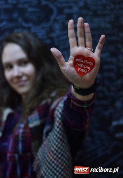 Zdjęcie w galerii na portalu naszraciborz.pl: Bądźmy razem. Społeczność szkolna I LO stanęła #MuremZaOwsiakiem wiadomości z regionu