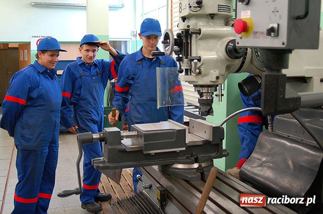 Zdjęcie w galerii na portalu naszraciborz.pl: Rafako inwestuje w swoje kadry wiadomości z regionu