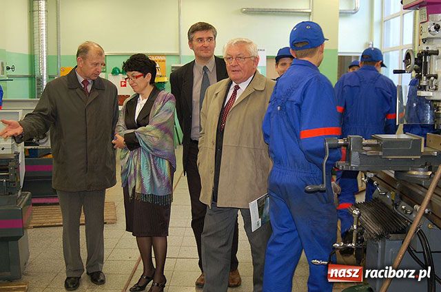 Zdjęcie w galerii na portalu naszraciborz.pl: Rafako inwestuje w swoje kadry wiadomości z regionu