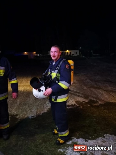 Zdjęcie w galerii na portalu naszraciborz.pl: Nocny pożar w ośrodku wypoczynkowym w Szymocicach. Paliły się pomieszczenia techniczne i kompleks SPA wiadomości z regionu