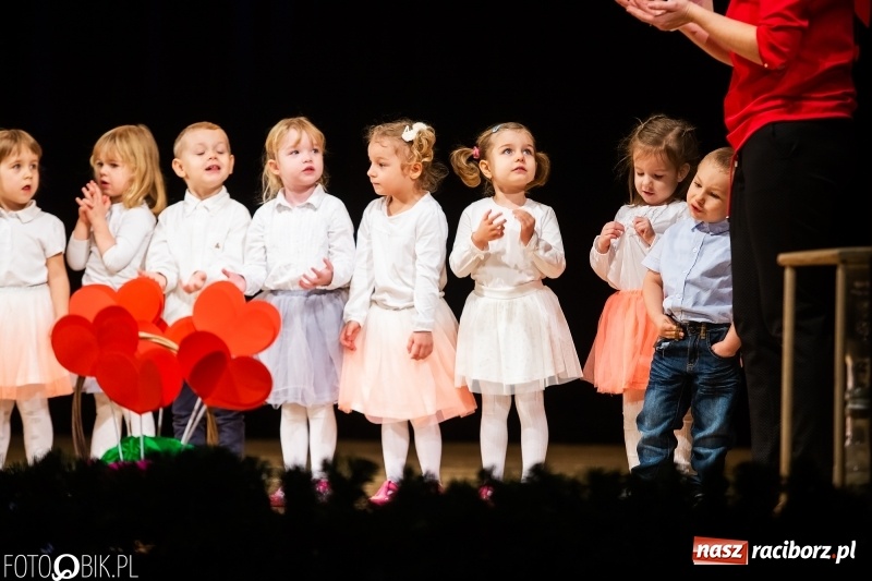 Zdjęcie w galerii na portalu naszraciborz.pl: Dzień Babci i Dziadka w Raciborskim Centrum Kultury wiadomości z regionu