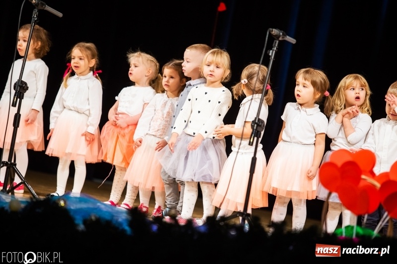 Zdjęcie w galerii na portalu naszraciborz.pl: Dzień Babci i Dziadka w Raciborskim Centrum Kultury wiadomości z regionu