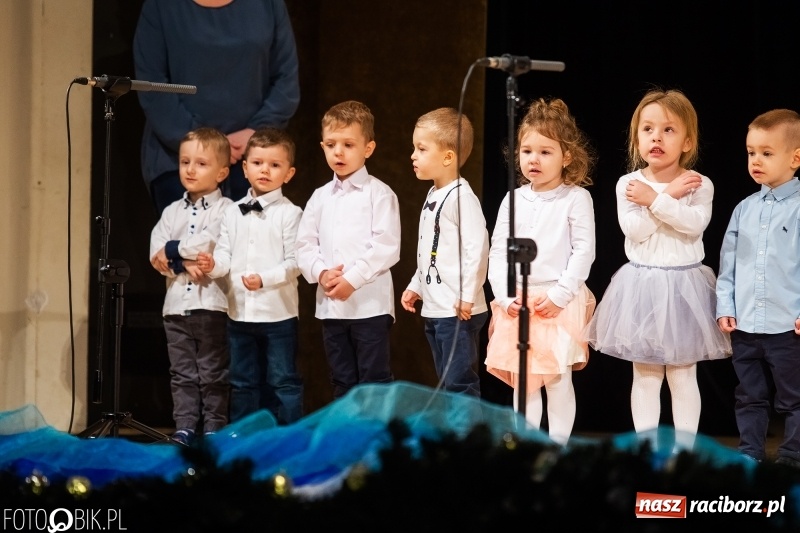 Zdjęcie w galerii na portalu naszraciborz.pl: Dzień Babci i Dziadka w Raciborskim Centrum Kultury wiadomości z regionu