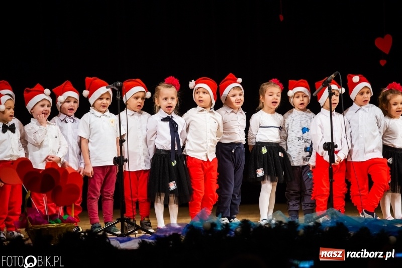 Zdjęcie w galerii na portalu naszraciborz.pl: Dzień Babci i Dziadka w Raciborskim Centrum Kultury wiadomości z regionu