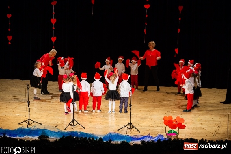 Zdjęcie w galerii na portalu naszraciborz.pl: Dzień Babci i Dziadka w Raciborskim Centrum Kultury wiadomości z regionu