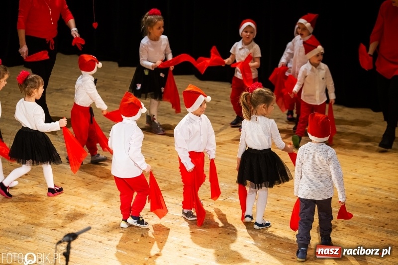 Zdjęcie w galerii na portalu naszraciborz.pl: Dzień Babci i Dziadka w Raciborskim Centrum Kultury wiadomości z regionu