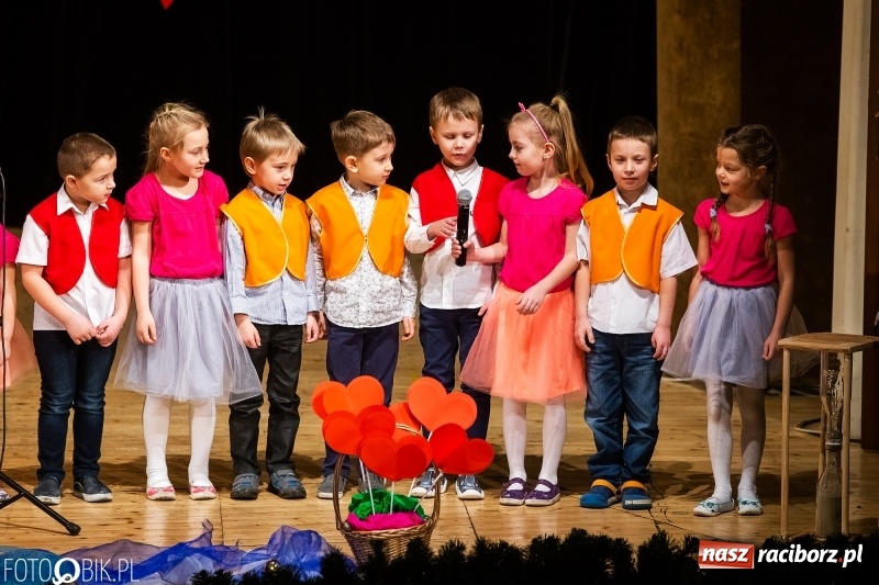 Zdjęcie w galerii na portalu naszraciborz.pl: Dzień Babci i Dziadka w Raciborskim Centrum Kultury wiadomości z regionu