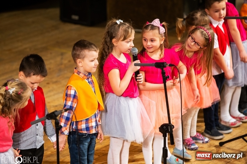 Zdjęcie w galerii na portalu naszraciborz.pl: Dzień Babci i Dziadka w Raciborskim Centrum Kultury wiadomości z regionu