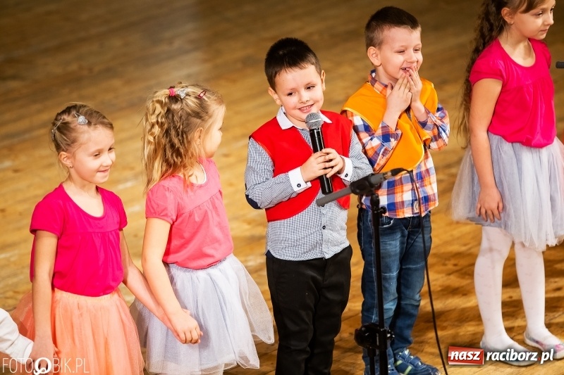 Zdjęcie w galerii na portalu naszraciborz.pl: Dzień Babci i Dziadka w Raciborskim Centrum Kultury wiadomości z regionu