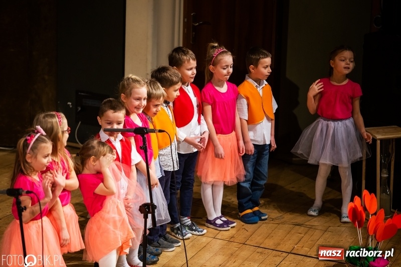 Zdjęcie w galerii na portalu naszraciborz.pl: Dzień Babci i Dziadka w Raciborskim Centrum Kultury wiadomości z regionu