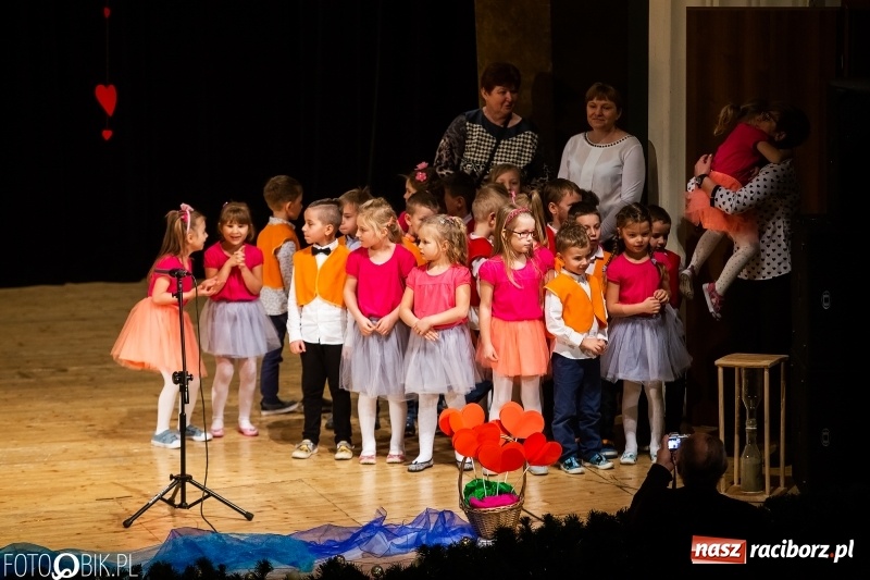 Zdjęcie w galerii na portalu naszraciborz.pl: Dzień Babci i Dziadka w Raciborskim Centrum Kultury wiadomości z regionu