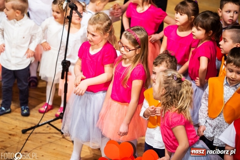 Zdjęcie w galerii na portalu naszraciborz.pl: Dzień Babci i Dziadka w Raciborskim Centrum Kultury wiadomości z regionu
