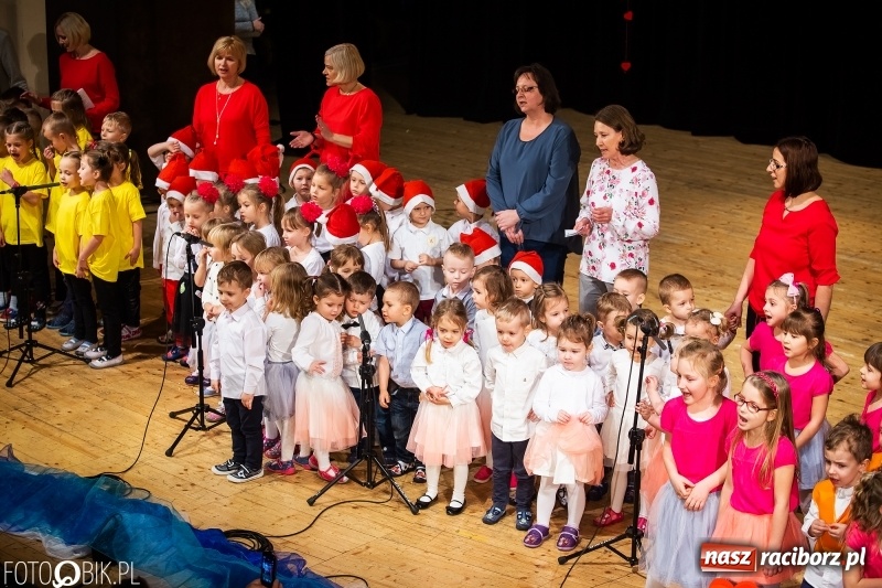 Zdjęcie w galerii na portalu naszraciborz.pl: Dzień Babci i Dziadka w Raciborskim Centrum Kultury wiadomości z regionu