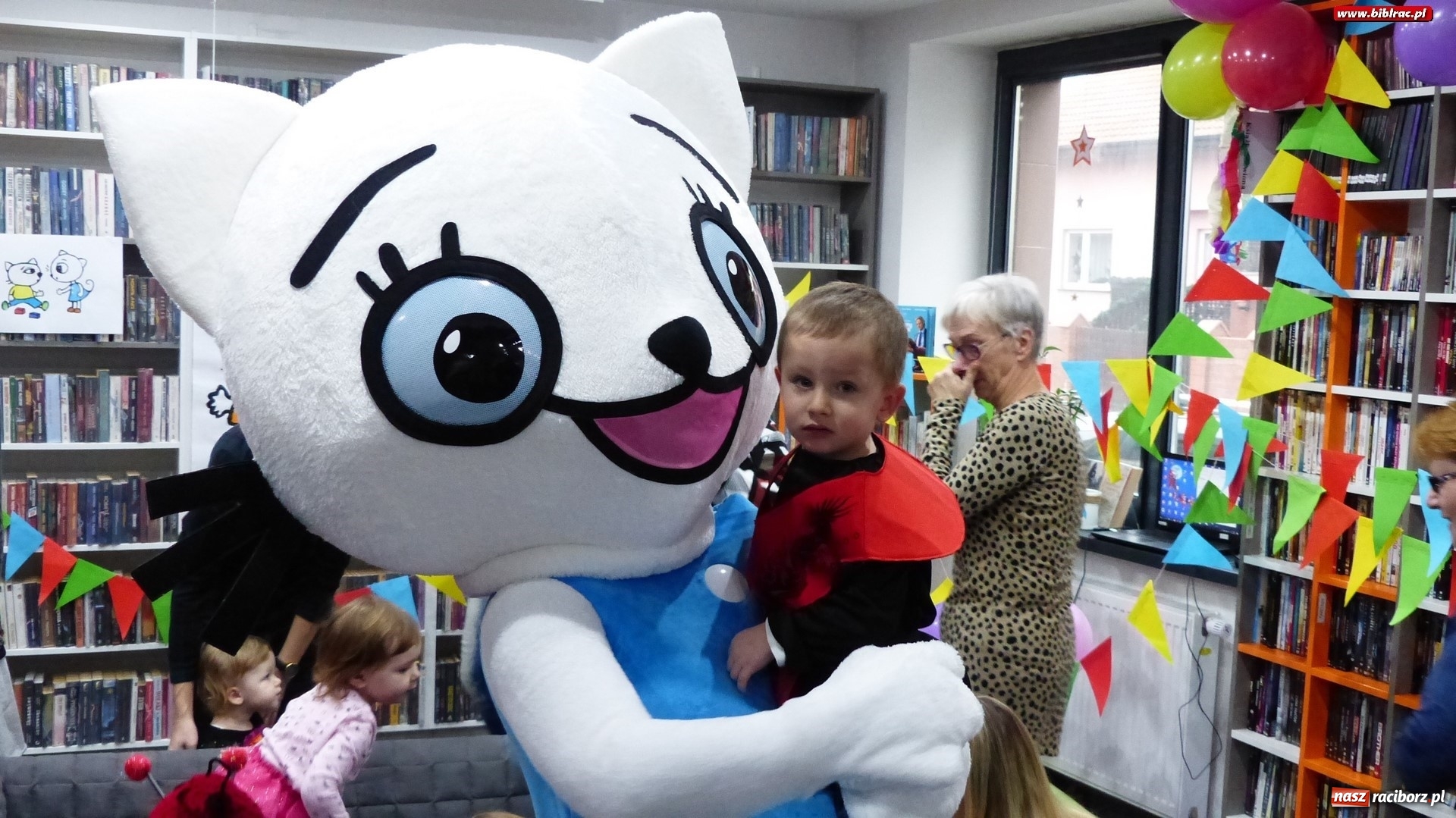 Zdjęcie w galerii na portalu naszraciborz.pl: Bal z Kicią Kocią w bibliotece na Ostrogu  wiadomości z regionu