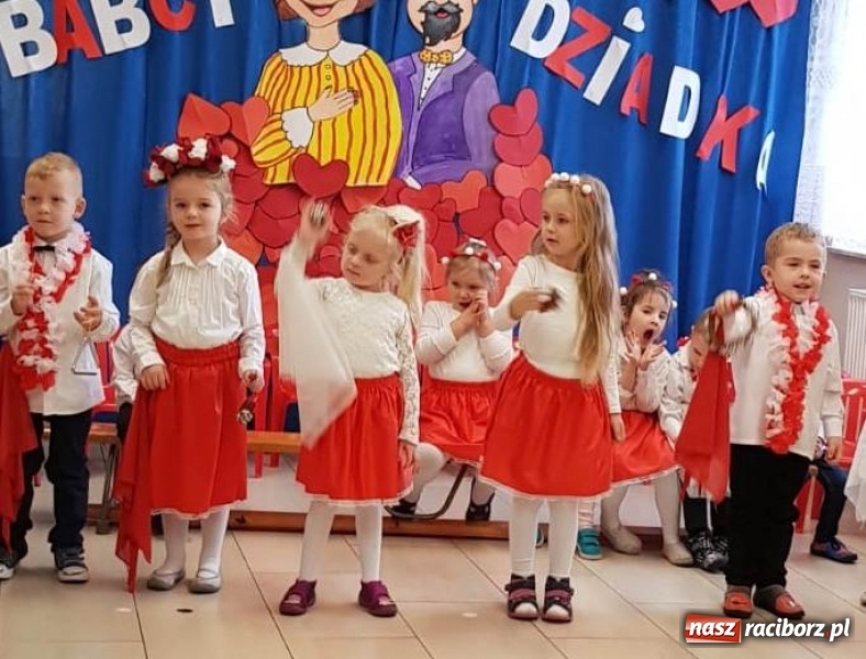 Zdjęcie w galerii na portalu naszraciborz.pl: Tak świętowano Dzień Babci i Dziadka w Turzu wiadomości z regionu