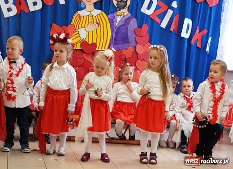 Zdjęcie w galerii na portalu naszraciborz.pl: Tak świętowano Dzień Babci i Dziadka w Turzu wiadomości z regionu