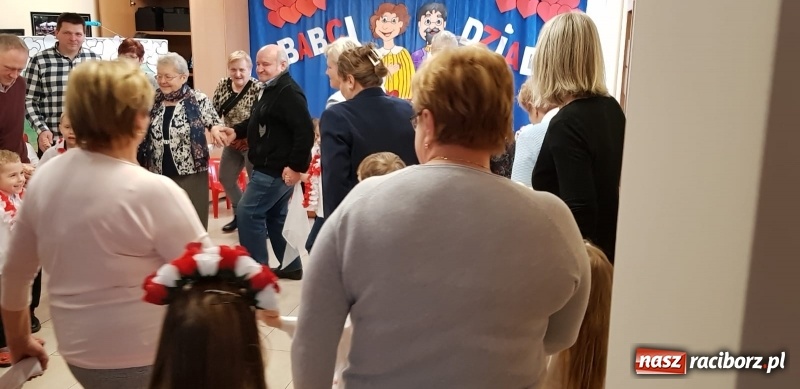 Zdjęcie w galerii na portalu naszraciborz.pl: Tak świętowano Dzień Babci i Dziadka w Turzu wiadomości z regionu