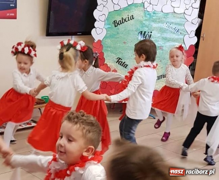 Zdjęcie w galerii na portalu naszraciborz.pl: Tak świętowano Dzień Babci i Dziadka w Turzu wiadomości z regionu