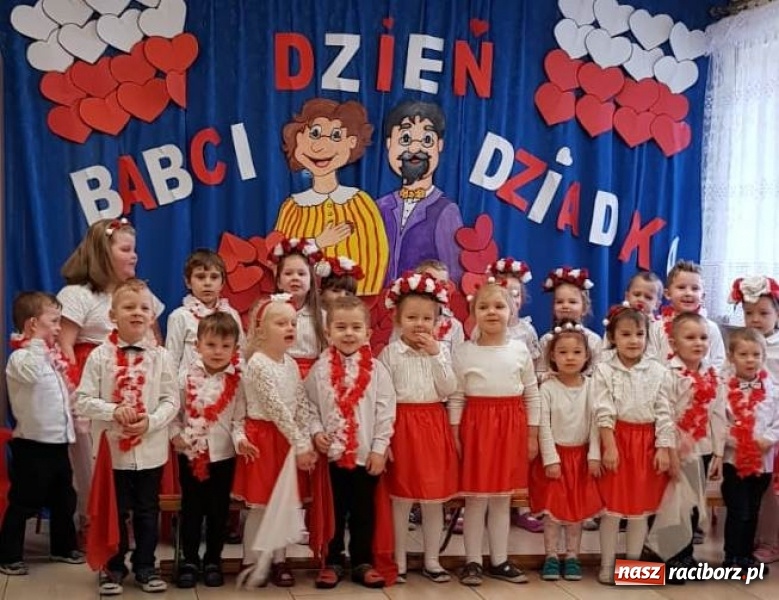 Zdjęcie w galerii na portalu naszraciborz.pl: Tak świętowano Dzień Babci i Dziadka w Turzu wiadomości z regionu