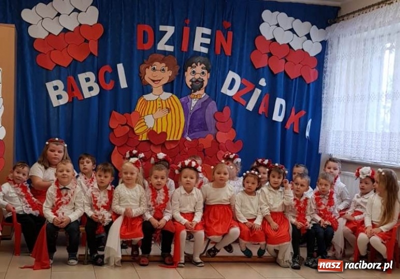 Zdjęcie w galerii na portalu naszraciborz.pl: Tak świętowano Dzień Babci i Dziadka w Turzu wiadomości z regionu