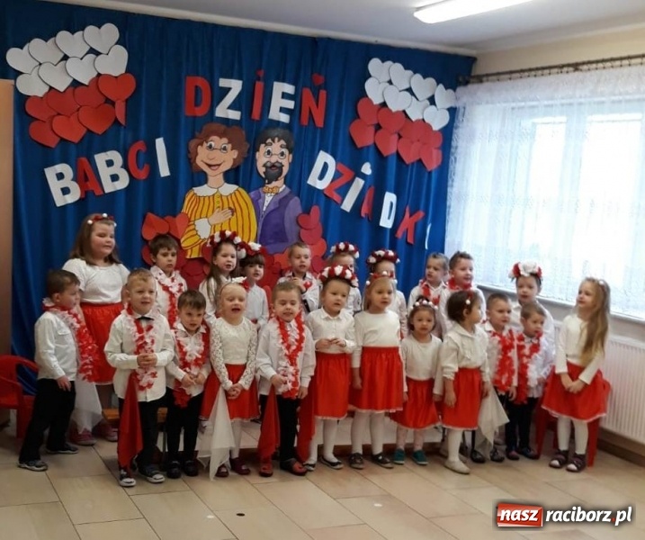 Zdjęcie w galerii na portalu naszraciborz.pl: Tak świętowano Dzień Babci i Dziadka w Turzu wiadomości z regionu