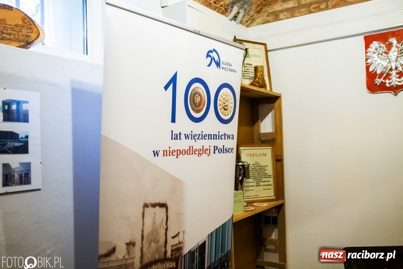 Zdjęcie w galerii na portalu naszraciborz.pl: W lochach raciborskiego więzienia otwarto małe muzeum FOTO i WIDEO wiadomości z regionu