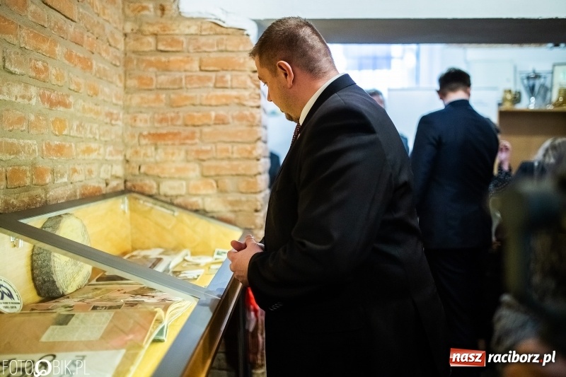 Zdjęcie w galerii na portalu naszraciborz.pl: W lochach raciborskiego więzienia otwarto małe muzeum FOTO i WIDEO wiadomości z regionu