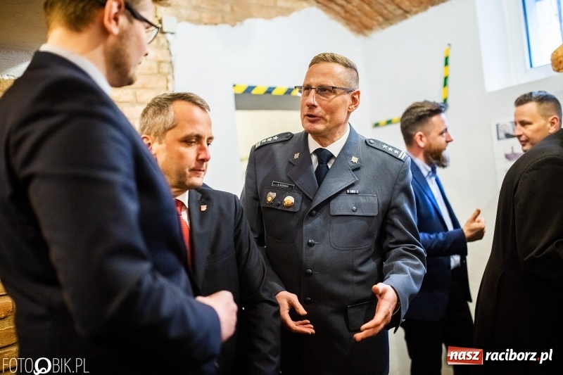 Zdjęcie w galerii na portalu naszraciborz.pl: W lochach raciborskiego więzienia otwarto małe muzeum FOTO i WIDEO wiadomości z regionu