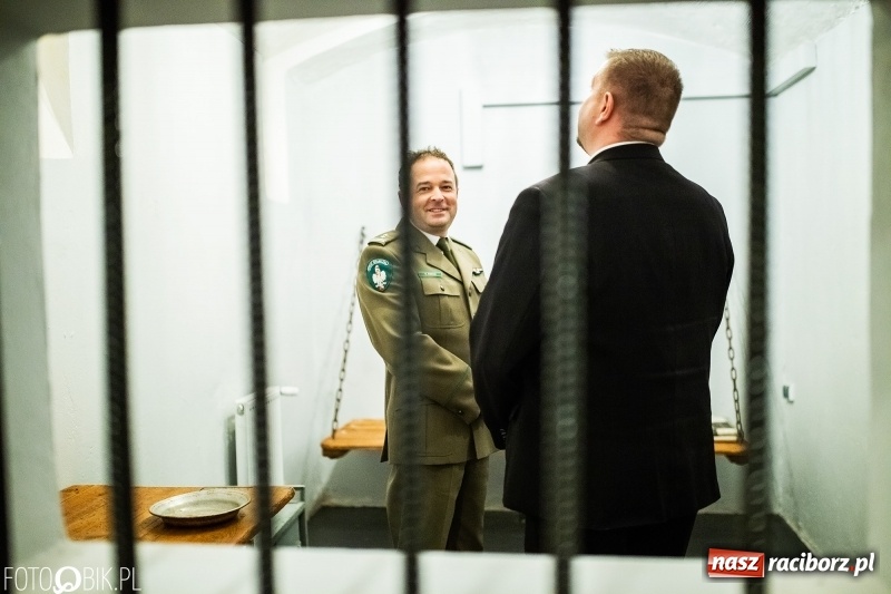 Zdjęcie w galerii na portalu naszraciborz.pl: W lochach raciborskiego więzienia otwarto małe muzeum FOTO i WIDEO wiadomości z regionu