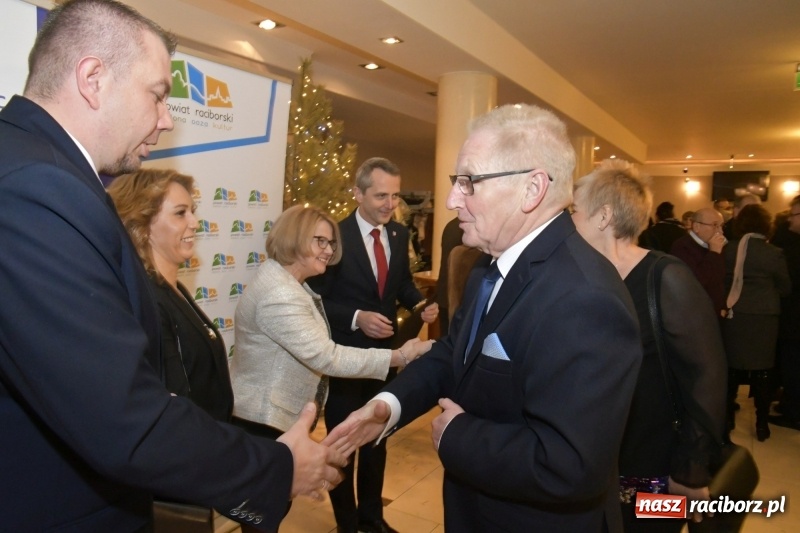 Zdjęcie w galerii na portalu naszraciborz.pl: Najważniejszy jest początek... Starosta i prezydent debiutowali jako gospodarze na spotkaniu noworocznym FOTO i WIDEO wiadomości z regionu