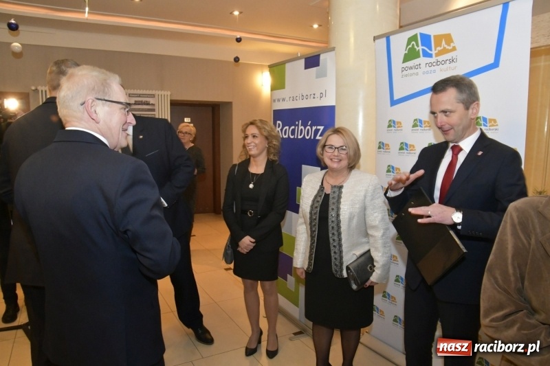 Zdjęcie w galerii na portalu naszraciborz.pl: Najważniejszy jest początek... Starosta i prezydent debiutowali jako gospodarze na spotkaniu noworocznym FOTO i WIDEO wiadomości z regionu