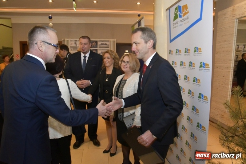 Zdjęcie w galerii na portalu naszraciborz.pl: Najważniejszy jest początek... Starosta i prezydent debiutowali jako gospodarze na spotkaniu noworocznym FOTO i WIDEO wiadomości z regionu