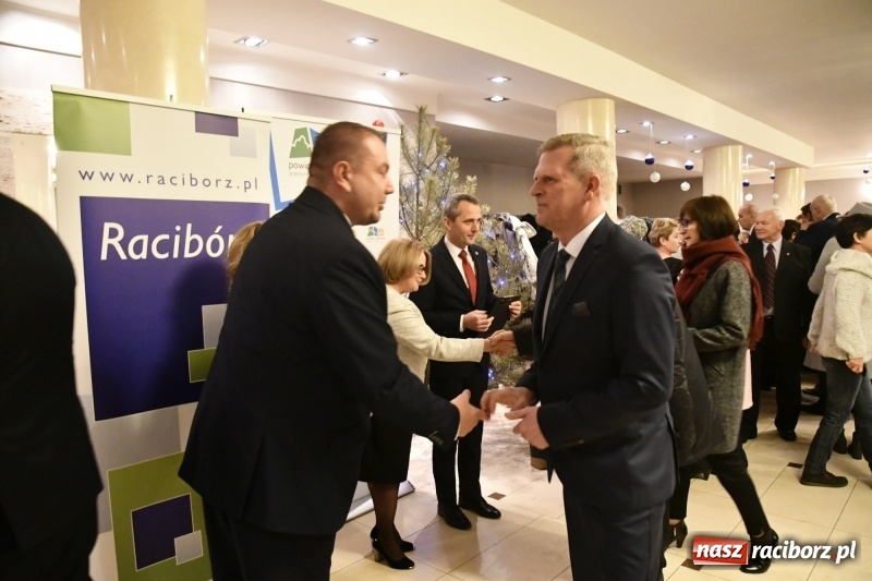 Zdjęcie w galerii na portalu naszraciborz.pl: Najważniejszy jest początek... Starosta i prezydent debiutowali jako gospodarze na spotkaniu noworocznym FOTO i WIDEO wiadomości z regionu