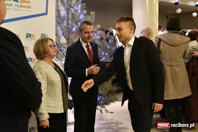 Zdjęcie w galerii na portalu naszraciborz.pl: Najważniejszy jest początek... Starosta i prezydent debiutowali jako gospodarze na spotkaniu noworocznym FOTO i WIDEO wiadomości z regionu