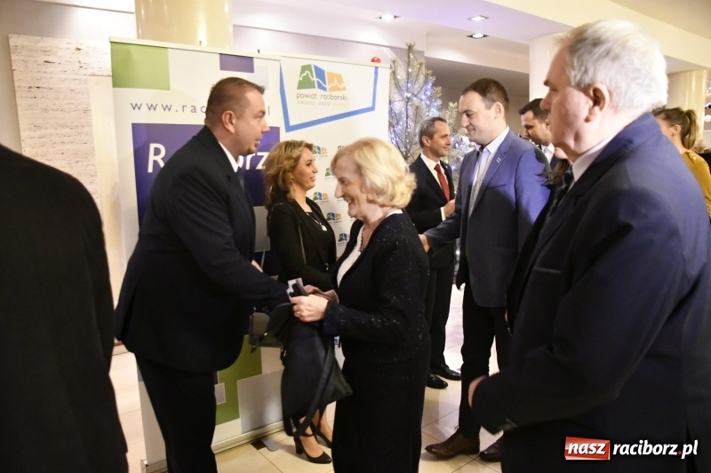 Zdjęcie w galerii na portalu naszraciborz.pl: Najważniejszy jest początek... Starosta i prezydent debiutowali jako gospodarze na spotkaniu noworocznym FOTO i WIDEO wiadomości z regionu