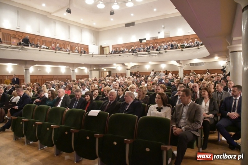Zdjęcie w galerii na portalu naszraciborz.pl: Najważniejszy jest początek... Starosta i prezydent debiutowali jako gospodarze na spotkaniu noworocznym FOTO i WIDEO wiadomości z regionu