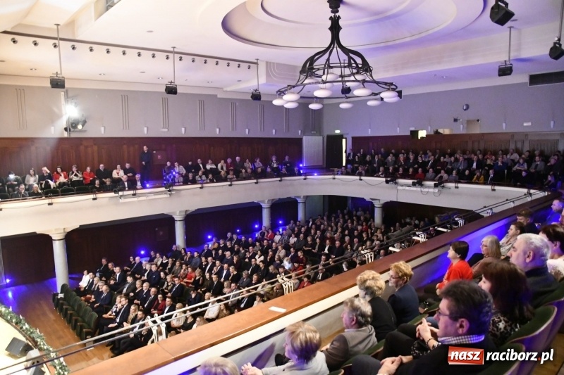 Zdjęcie w galerii na portalu naszraciborz.pl: Najważniejszy jest początek... Starosta i prezydent debiutowali jako gospodarze na spotkaniu noworocznym FOTO i WIDEO wiadomości z regionu